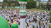 Thousands gather in Assam's Dhubri Eidgah to offer Eid-ul-Fitr prayers Thousands gather in Assam's Dhubri Eidgah to offer Eid-ul-Fitr prayers
