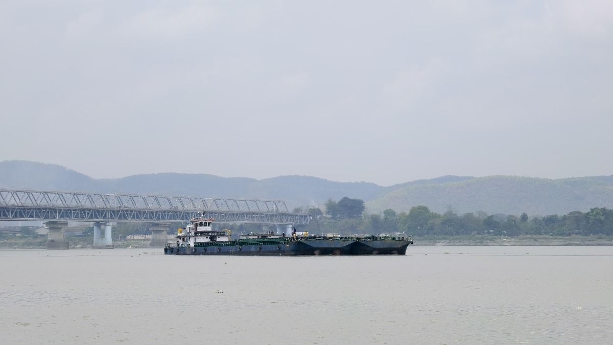 1,500 MT high-value cargo reaches Guwahati's Pandu via Indo-Bangladesh route