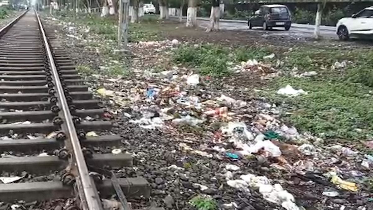 Garbage menace threatens safety of historic Makum–Dangari Railway Track in Upper Assam Garbage menace threatens safety of historic Makum–Dangari Railway Track in Upper Assam