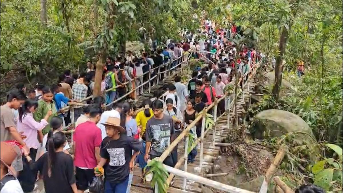 Assam: Thousands climb Kokrajhar's Baokhungri Hill as festival concludes on a vibrant note