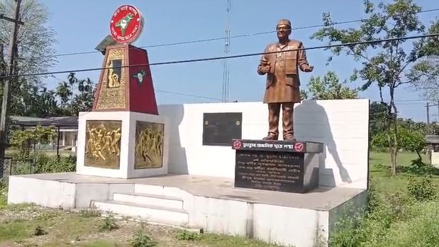 Call for maintenance of martyrs’ memorial, Bhupen Hazarika statue gains momentum in Doomdooma