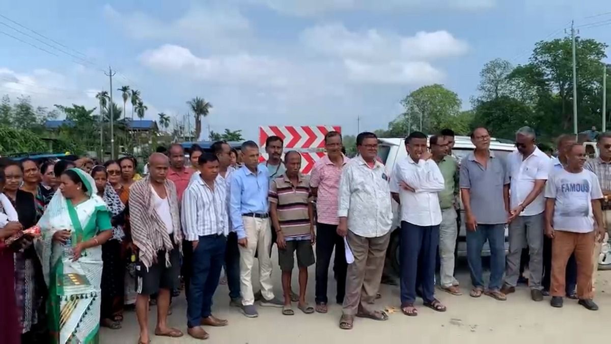 Protest erupts in Assam’s Sivasagar over divider construction on four-lane road