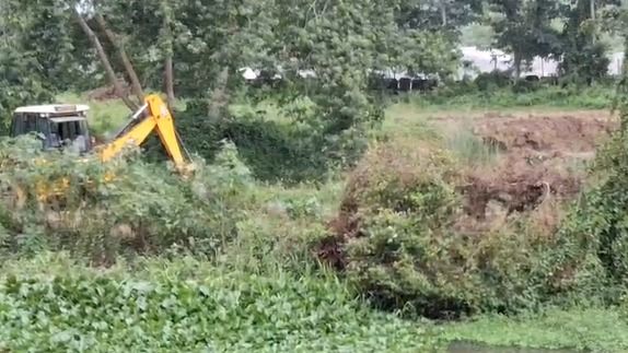 Illegal excavation along Kolong riverbank sparks concern amid erosion in Assam's Nagaon