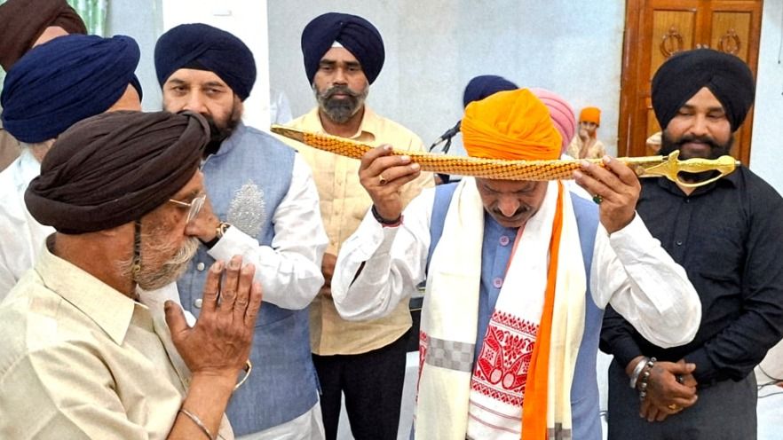 Assam Minister Ashok Singhal visits historic Guru Teg Bahadur Sahib Gurudwara in Dhubri