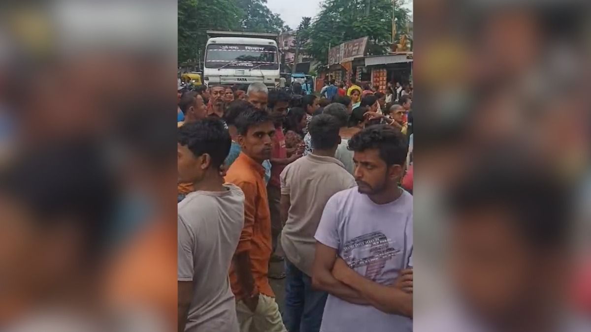 Assam: LPG shortage sparks protest, road blockade at Margherita gas supply office