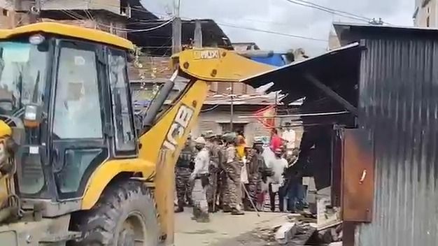 Manipur: Resistance stalls Khurai eviction drive; operation resumes after talks