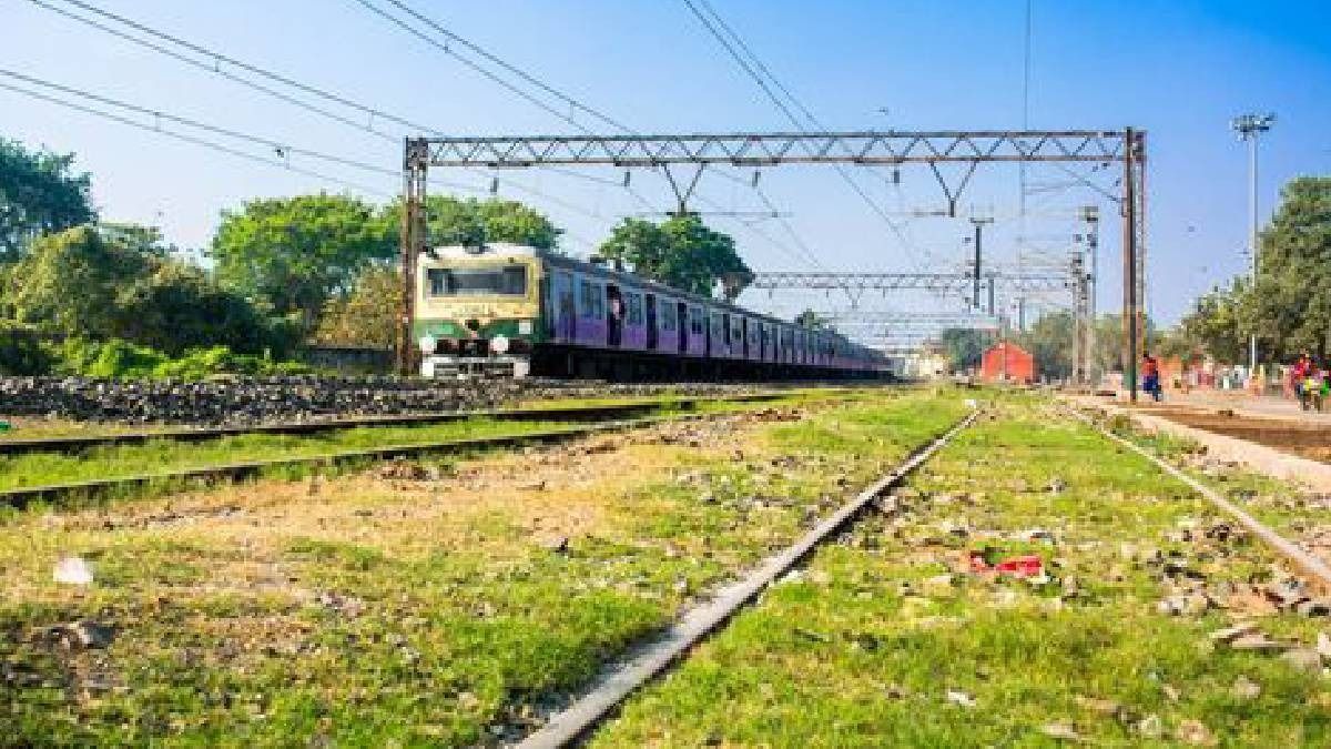 Visitor returning from Kamakhya Temple allegedly pushed off moving train in Assam’s Bongaigaon, probe underway