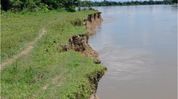 Assam: Burhi Dihing erosion threatens embankment linking Aghonibari and Khowang in Tinsukia Assam: Burhi Dihing erosion threatens embankment linking Aghonibari and Khowang in Tinsukia