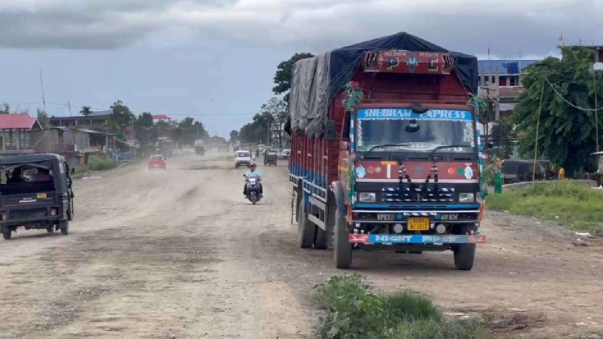 Manipur: Drivers' Union rushes relief to truckers stranded on NH-2, urges government to resolve highway deadlock
