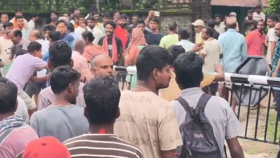  Irregular power supply triggers protest in Assam's Khowang; traders shut shops in support