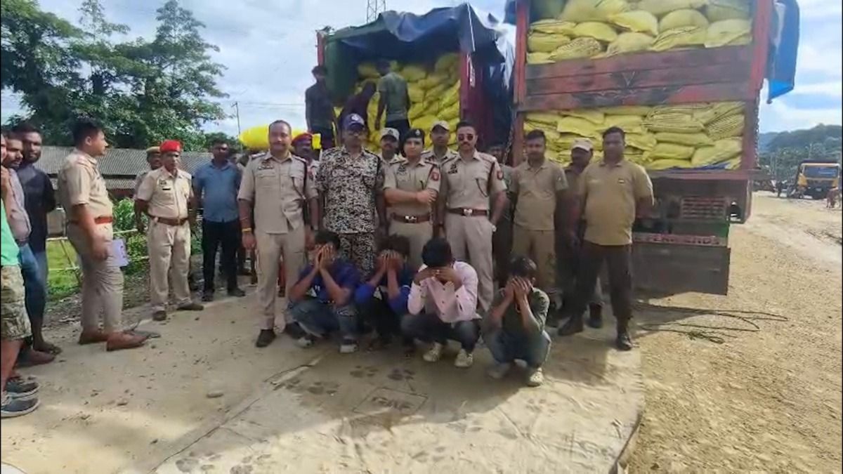 Assam-Mizoram border: Over 1,000 urea bags seized hidden beneath food consignment; 4 held Assam-Mizoram border: Over 1,000 urea bags seized hidden beneath food consignment; 4 held