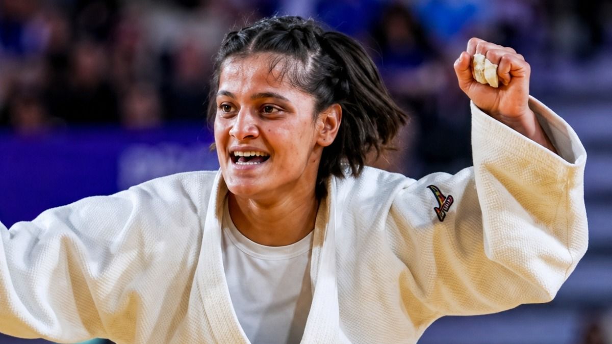 'Our father always pushed her in sports': Tripura's Asmita Dey overcomes personal loss to script Commonwealth Games history