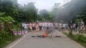 Assam-Arunachal border roads blocked indefinitely over Mingmang Badati firing Assam-Arunachal border roads blocked indefinitely over Mingmang Badati firing