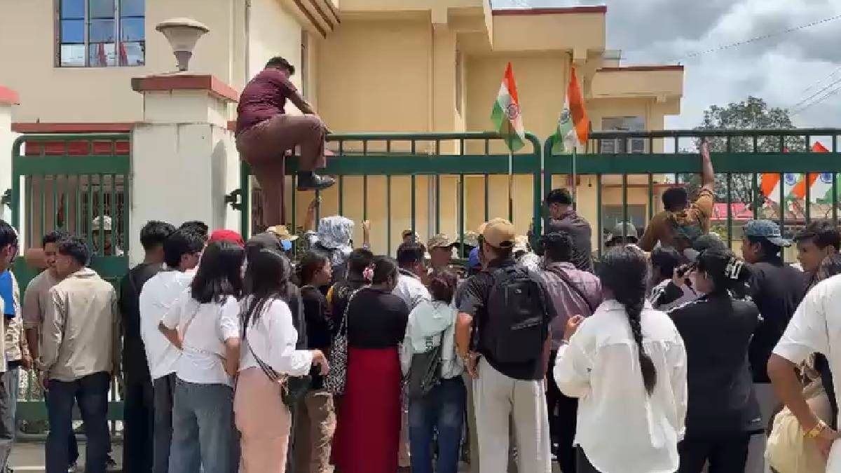 ‘No NRC, No Census’: Protesters storm Census Directorate in Manipur, 3 injured in clash with security forces