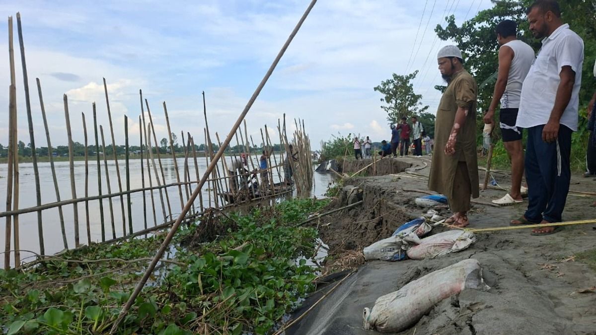 Assam: Brahmaputra erosion intensifies at Dhubrir Char, over 300 residents face displacement threat