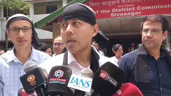 Sivasagar DC office staff protest against Akhil Gogoi over alleged misbehaviour with DC