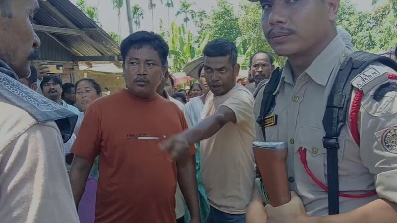 Tension along Assam-Nagaland border after alleged assault of Assamese man in Merapani