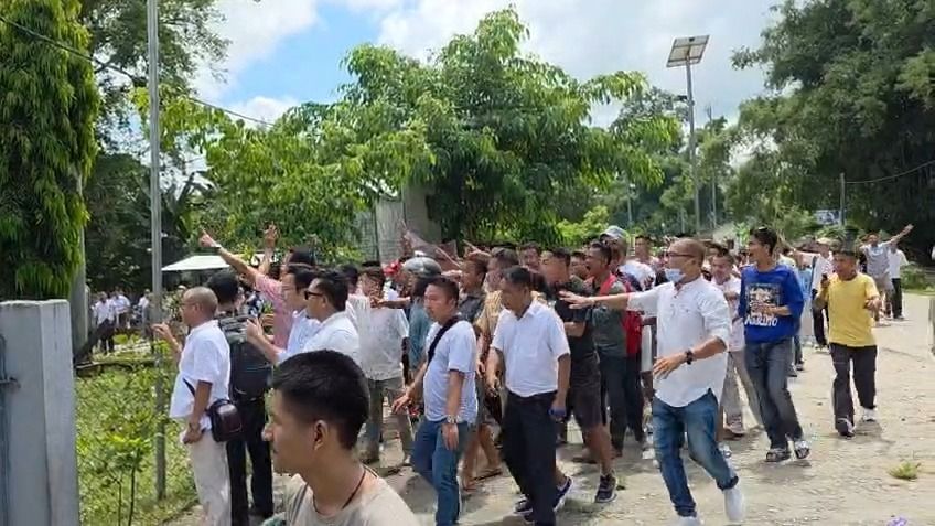 SIR hearing over inclusion of post-2006 Chakma arrivals turns violent in Arunachal’s Bordumsa; stone-pelting, clashes reported