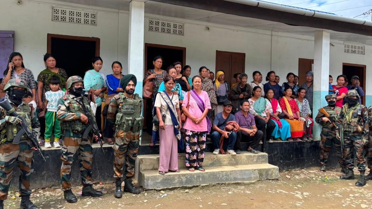 Manipur: 37 more Tapon villagers evacuated to Senapati, total displaced reaches 82