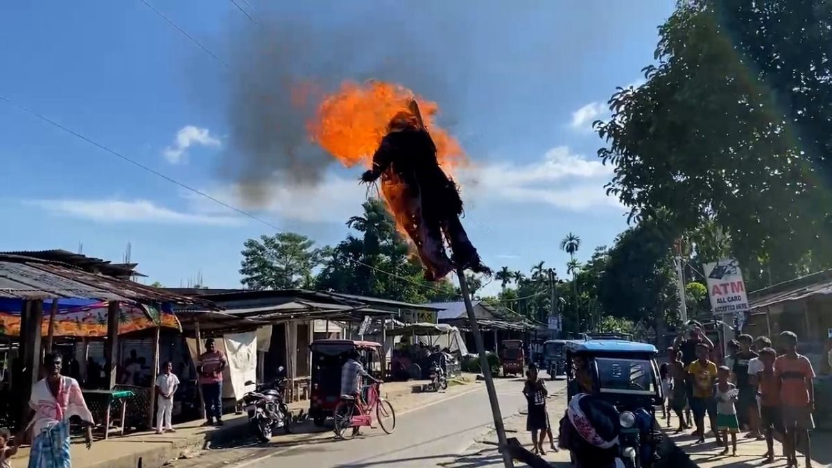 ‘Go back’ slogans, black flags during Congress rally in Assam’s Dhing; Sibamoni Bora effigy burnt