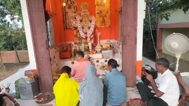 Assam’s Lakhipur family returns from Christianity to Sanatan Hinduism at Hanuman temple