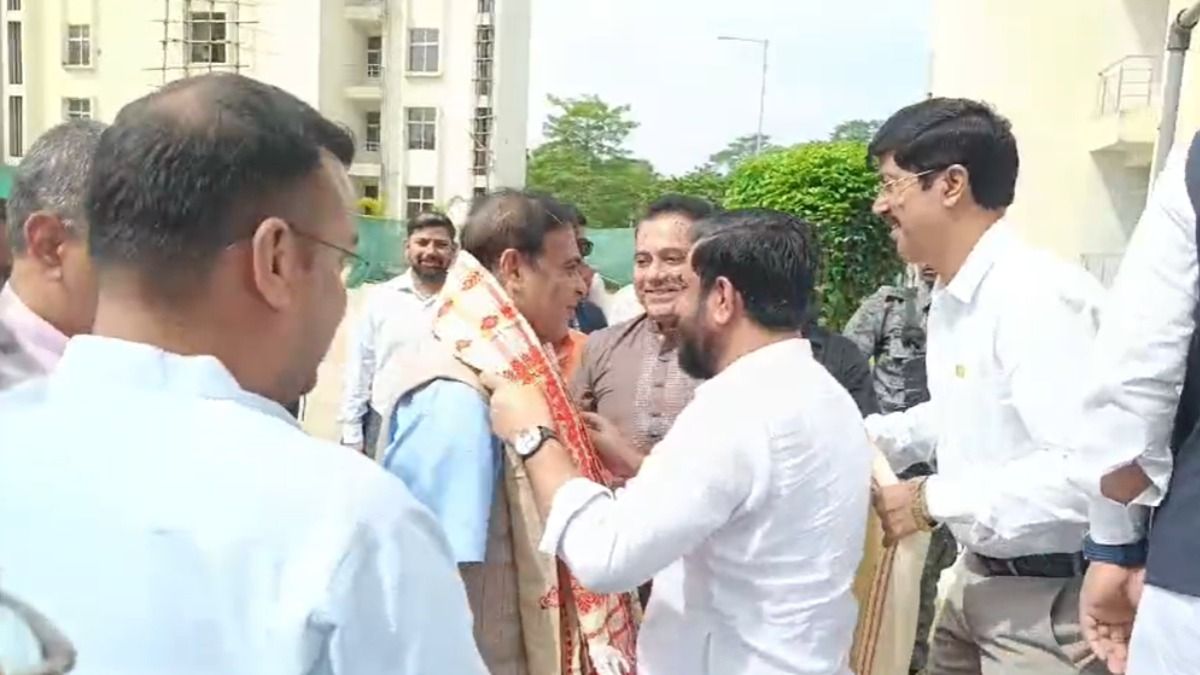 ‘Rahu, Borali’ to Barak Secretariat: Four Congress MLAs felicitate Himanta Biswa Sarma