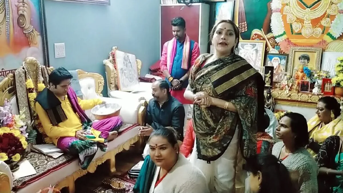 पंडित धीरेंद्र शास्त्री को मिला किन्नरों का समर्थन, कहा- सनातन की अलख जगाते रहिए… bageshwar dham controversy, dhirendra shastri, mp news, kinnar samaj