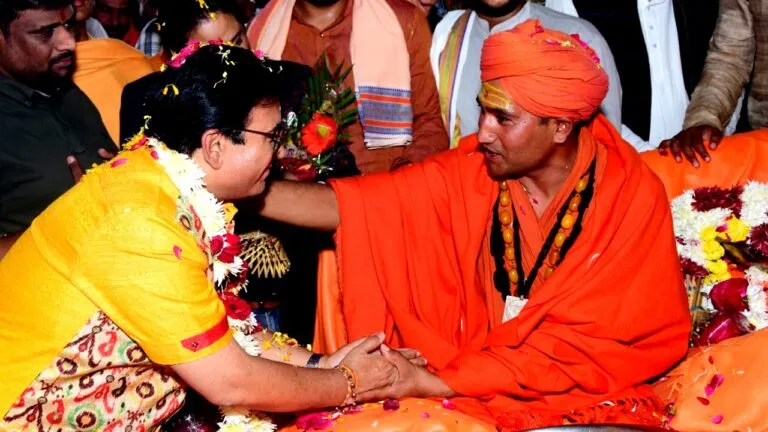 Madhusudhananand Maharaj Sanatan Dharma Sanatani repeat Mahabharata bageshwar dham controversy
