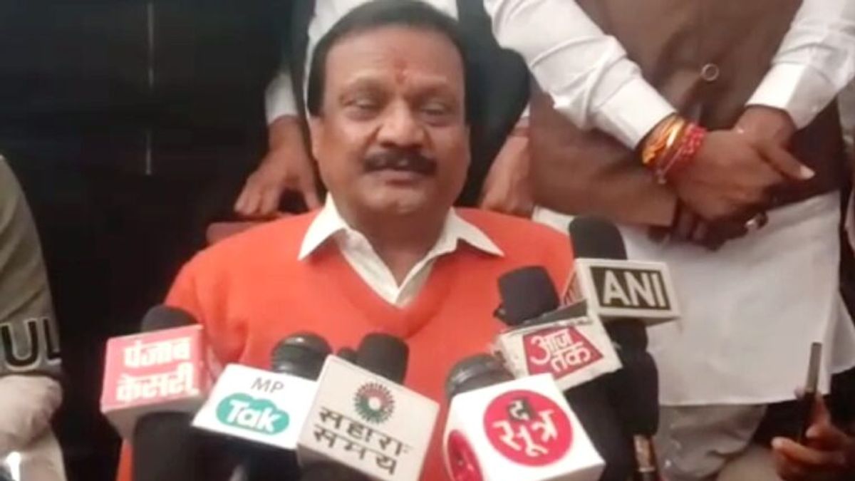 शिवराज-दिग्विजय की फोटो पर सज्जन वर्मा की चुटकी, बोले- हमारे नेता में इतनी ताकत कि वह.. Sajjan singh verma, Digvijay singh,