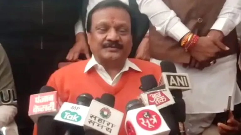 शिवराज-दिग्विजय की फोटो पर सज्जन वर्मा की चुटकी, बोले- हमारे नेता में इतनी ताकत कि वह.. Sajjan singh verma, Digvijay singh,