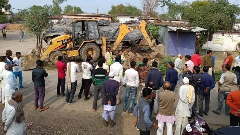 sehore news mp news CM Shivraj Singh Chouhan bulldozer