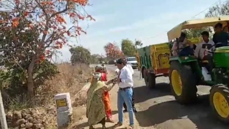 Khargone News congress leader Encroachment women beat mp news
