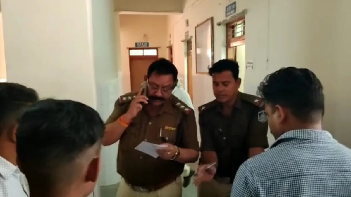 बड़वानी: अलग होने से नाराज था पूर्व पति, सरे बाजार पूर्व पत्नी पर किए कोयता से कई वार, दर्दनाक मौत crimenews, barwanicrimenews, mpnews