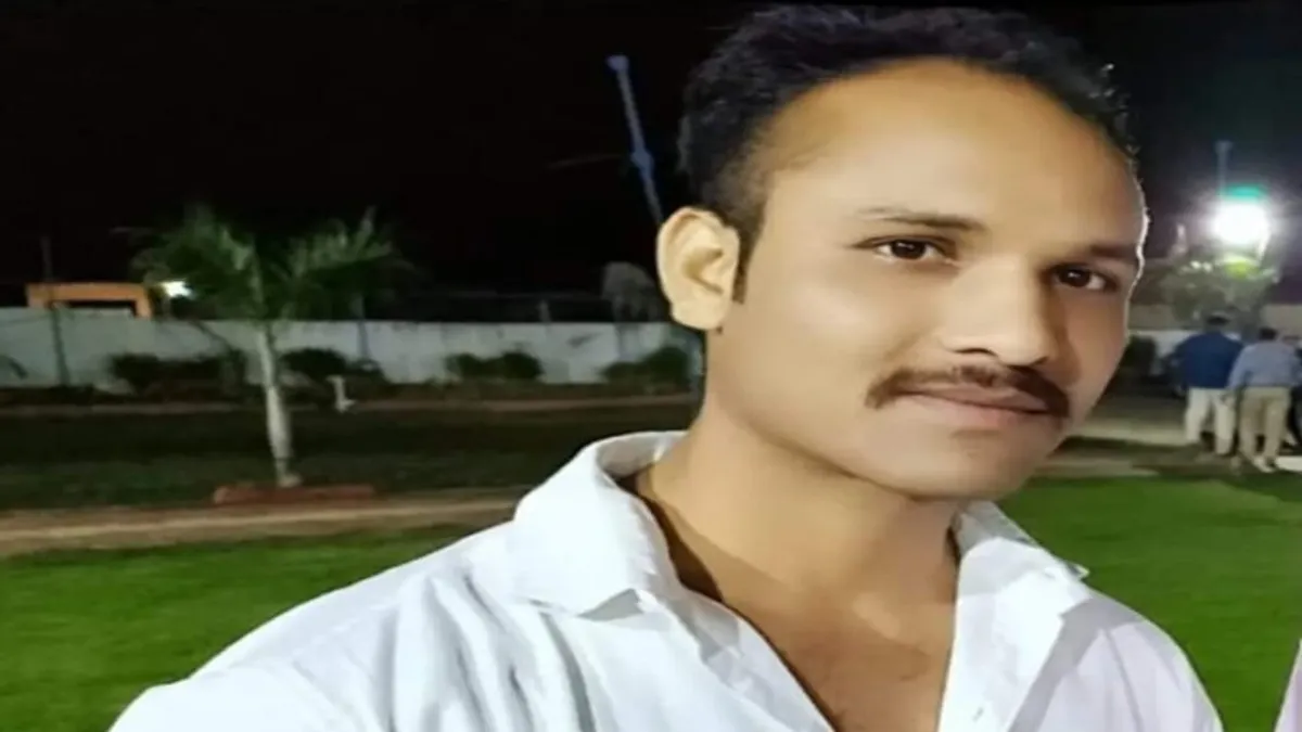खंडवा से छुट्टी लेकर बेटी का जन्मदिन मनाने घर पहुंचा था आरक्षक, सोते समय आया हार्ट अटैक, मौत hardanews, mpnews, mptak