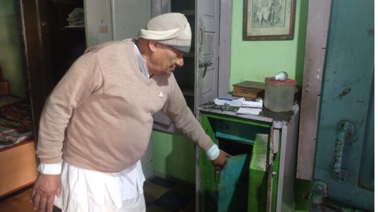 राजगढ़: बंदूक की नोक पर खोली तिजोरी, सोना-चांदी समेत 65 लाख का माल लेकर फरार हो गए लुटेरे Rajgarh, Robbery News, Theft, Crime News