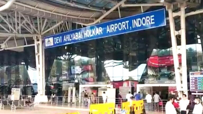 Good News: इंदौर से हज की फ्लाइट दोबारा शुरू, जानें किस वजह से आ रही थी परेशानी? Good News Haj flight resumes Indore flights closed 3 years due to Corona Indore News