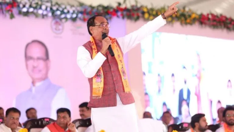 शिवराज की हुंकार, बोले- कमलनाथ ने शिवाजी महाराज का अपमान किया, बुलडोजर से हटवाई प्रतिमा shivraj singh chouhan, cm shivraj,