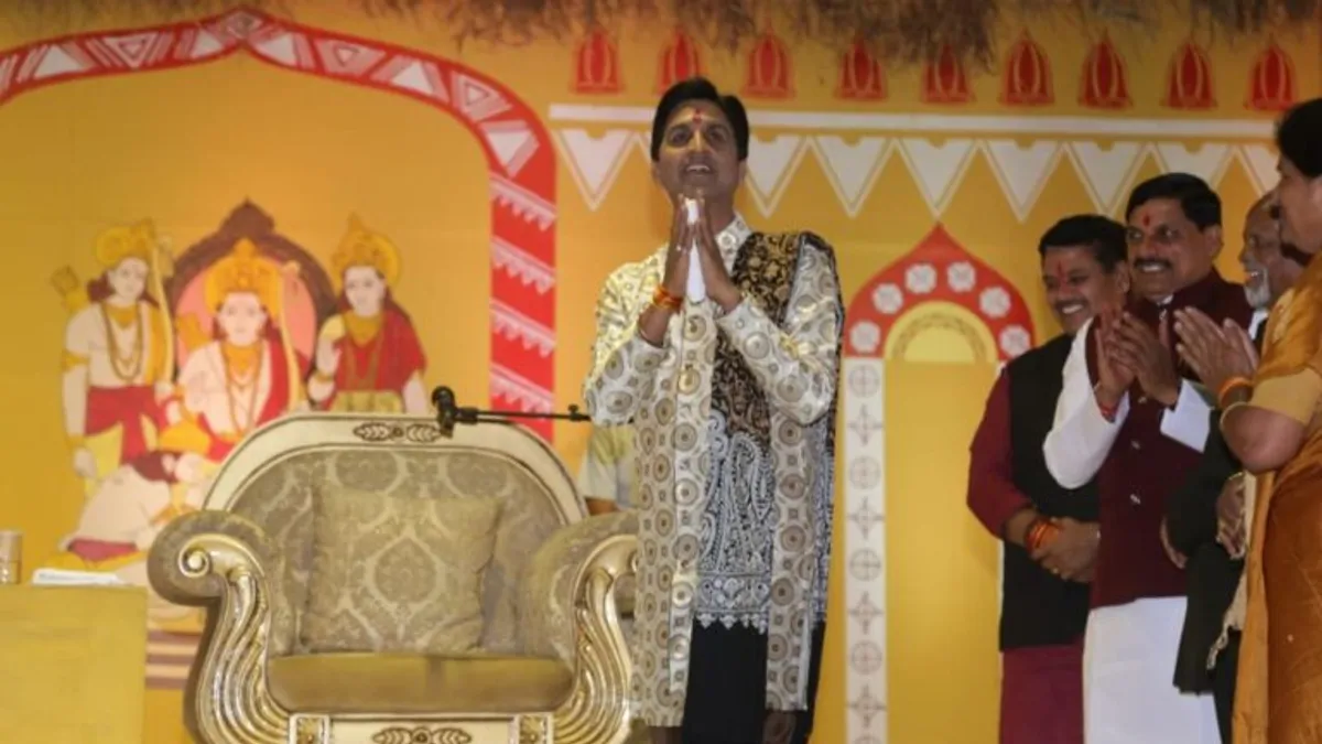 कुमार विश्वास बोले- आरएसएस अनपढ़, वामपंथी कुपढ़, विवाद बढ़ा तो वीडियो जारी कर देनी पड़ी सफाई Kumar Vishwas RSS illiterate leftist mischief video released if controversy increases