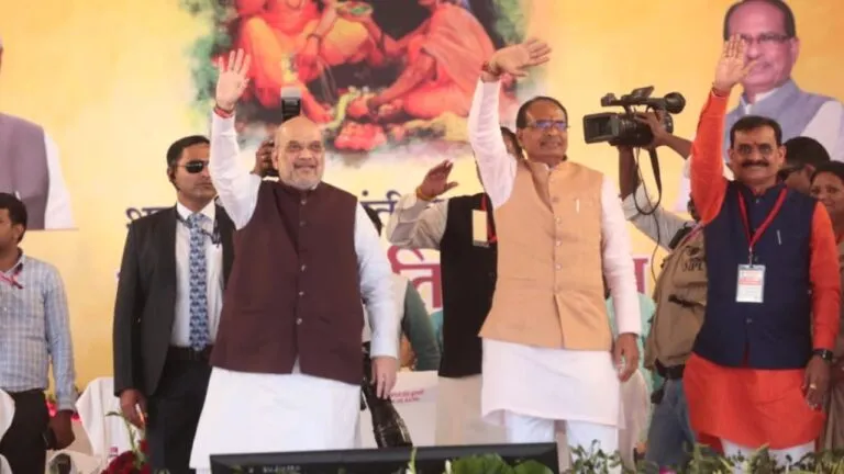 Amit Shah lashed out at the Congress said - the Panje government had stopped the tribal schemes Shivraj started them again