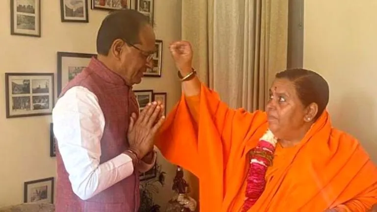 CM Shivraj Singh Chauhan, Uma Bharti, BJP leader welcomed Chief Minister, showering flowers