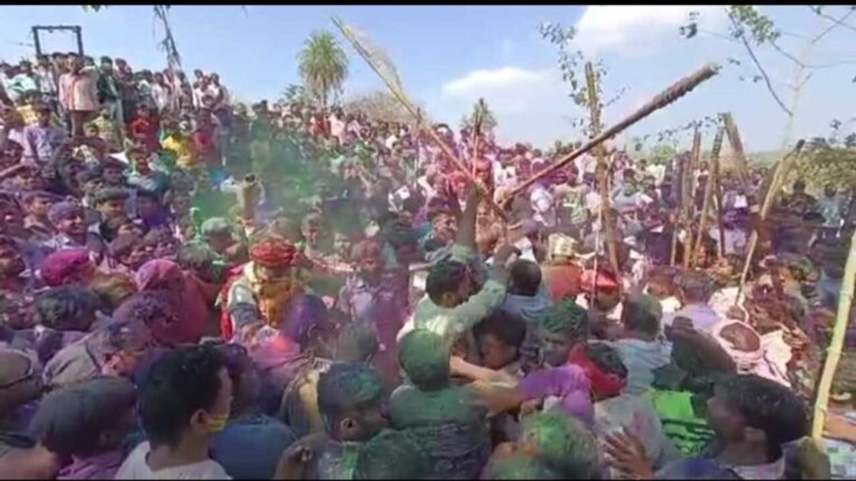 अंग्रेजों से जीत की खुशी में हुई थी “हिल्ला” की शुरूआत, जानें, राघोगढ़ राजपरिवार की 207 वर्ष पुरानी परंपरा की कहानी Celebration Digvijay Singh Raghogarh royal family victory over the british Teej Holi