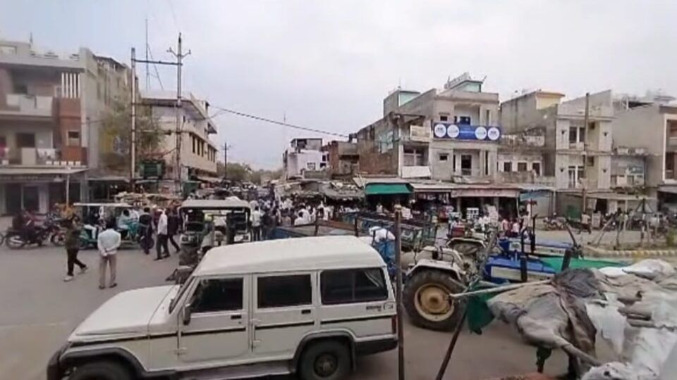 किसानों ने फसल का सही दाम नही मिलने पर हंगामा, कर दिया चक्का जाम; व्यापारियों पर लगाए ये आरोप NewsTak
