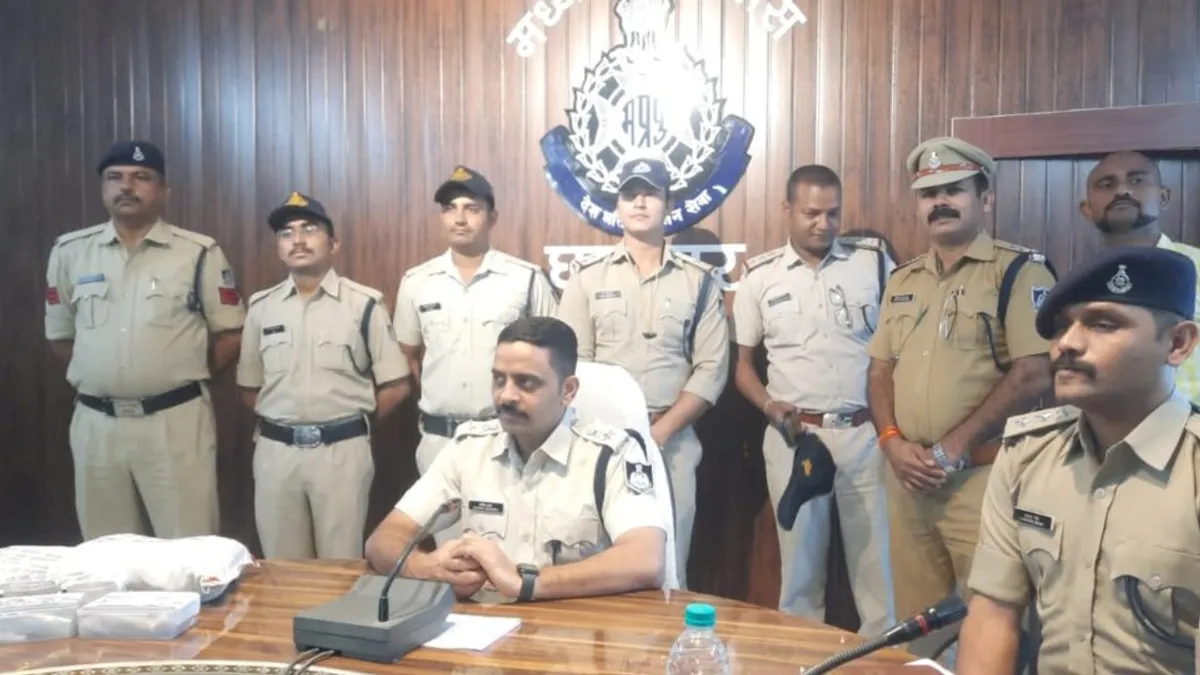 छतरपुर: गल्ला व्यापारी हत्याकांड में बड़ा खुलासा, पुलिस ने बताई हत्या की ये वजह Chhatarpur: Big disclosure in Galla trader murder case, police told this reason for murder