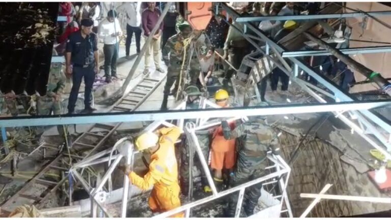 इंदौर बावड़ी हादसा: सेना के सर्च ऑपरेशन के बाद 20 शव और निकाले, अब तक 35 की मौत indian army, indore bawdi incident, indore news, rescue operation, Indore, Mp News, Accident,