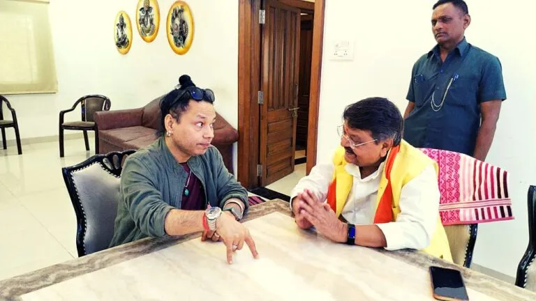 Singer Kailash Kher meets Kailash Vijayvargiya in Indore Said this big thing about Sanatan