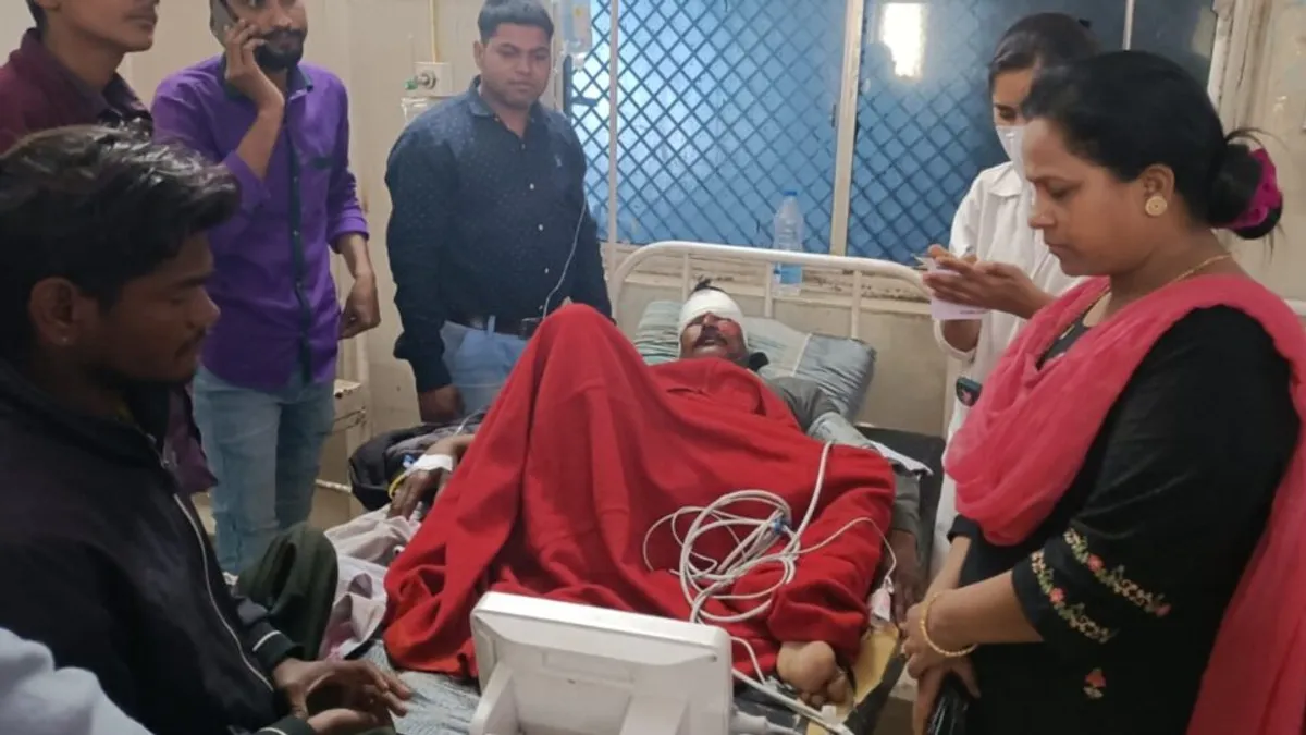 दिव्यांग स्वाभिमान यात्रा…पदयात्रा में शामिल दिव्यांग को वाहन ने कुचला, नेशनल हाईवे पर हुआ लहूलुहान Divyang, Accident, Madhya Pradesh, Guna, Guna News, Protest