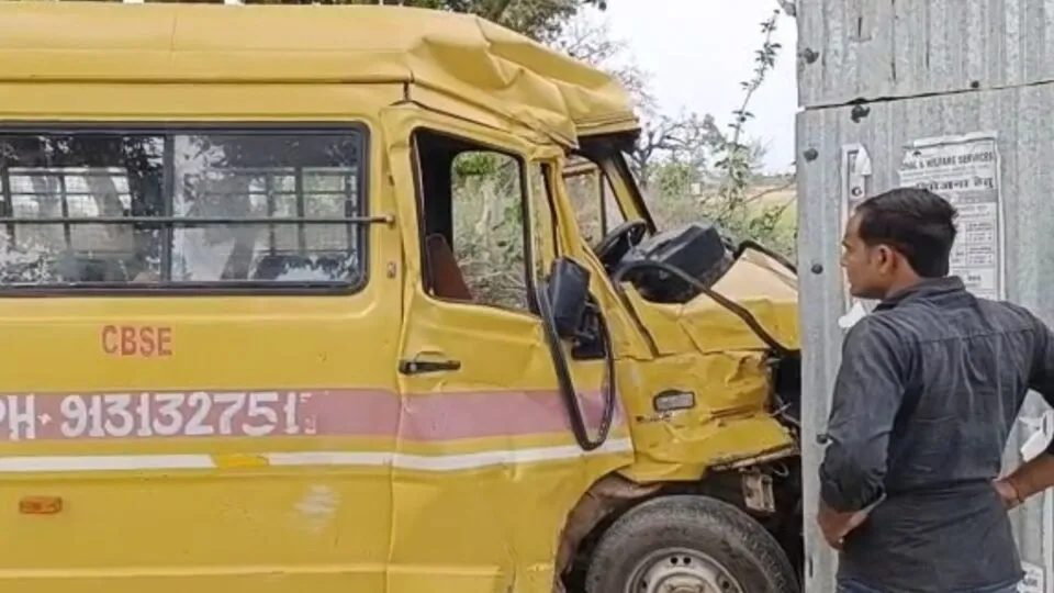 Road accident: Truck collided with school bus, driver and cleaner injured; child safe