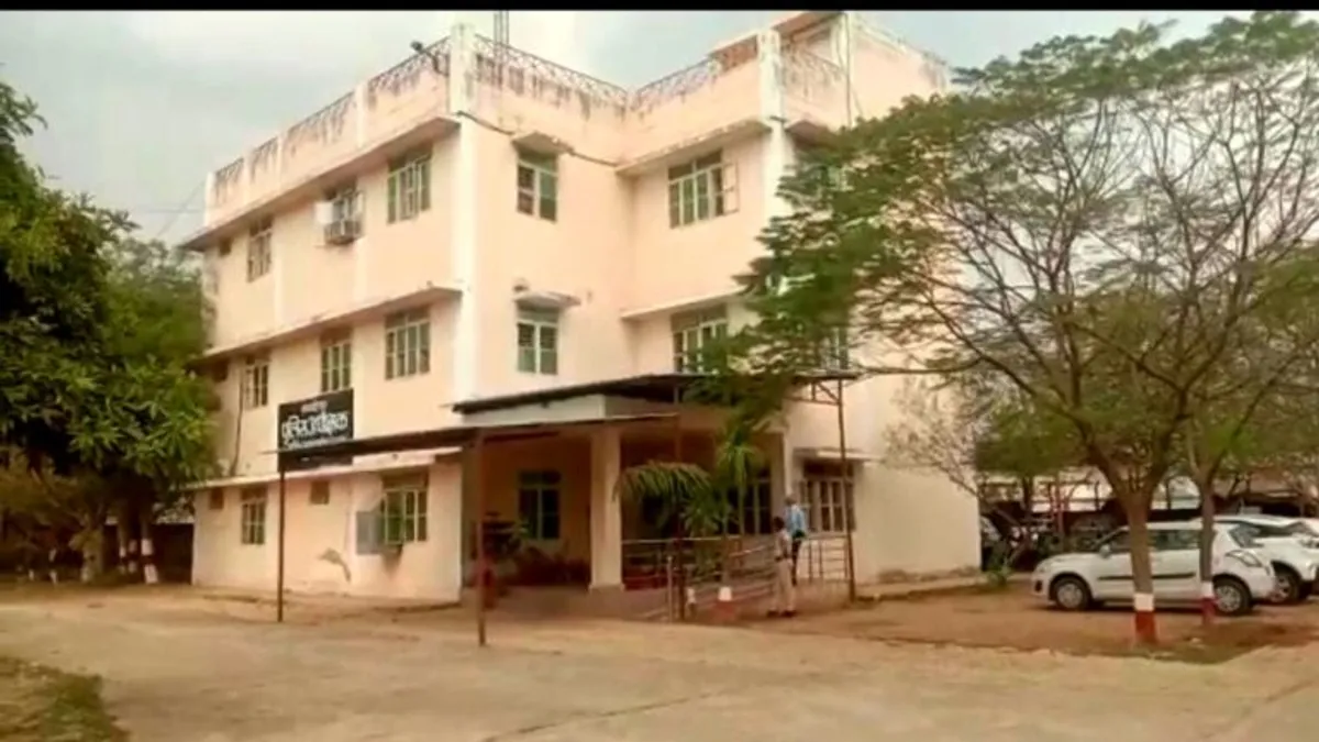 तहसीलदार ने पत्नी के नाम की सरकारी जमीन, अवैध पट्टे बांटने पर EOW की बड़ी कार्रवाई government, MP News, Gwalior, Corruption, Madhya Pradesh
