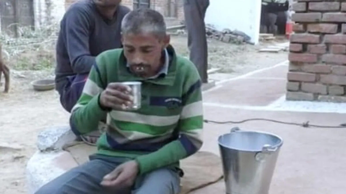 OMG: 45 साल से केवल दूध पीकर जिंदा है यह शख्स, कुछ भी अगर खा ले तो हो जाती है उल्टी OMG: This person is alive for 45 years only by drinking milk, if he eats anything then he vomits
