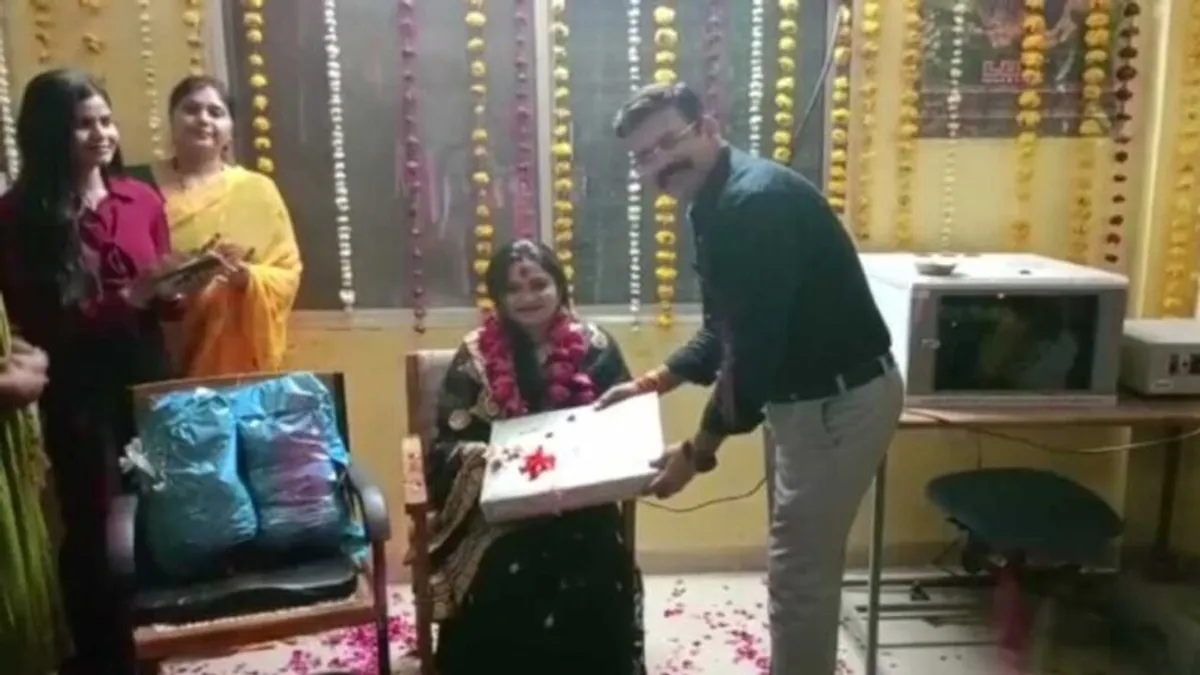 जिस थाने में महिला आरक्षक करती है ड्यूटी, वहीं पर हुई उसकी गोद भराई, ऐसा करने का कारण भी बताया chhatarpur news mp news mp police Chhatarpur Police